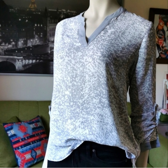 Kenneth Cole Select Women’s Blouse | Grey and White Split Neck Long Sleeve Top - Picture 2 of 12
